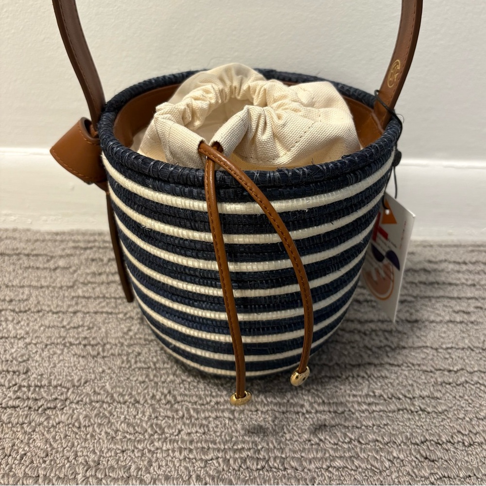 CESTA COLLECTIVE Navy and Brown Bucket Bag: NEVER WORN-BRAND NEW! - Picture 7 of 12